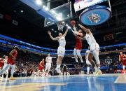 开云官网-篮球大战中的重头戏精彩呈现