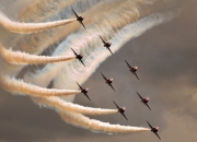 开云体育中国-双线狂飙，当绿茵铁骑与速度之王同时完成唯一的掌控