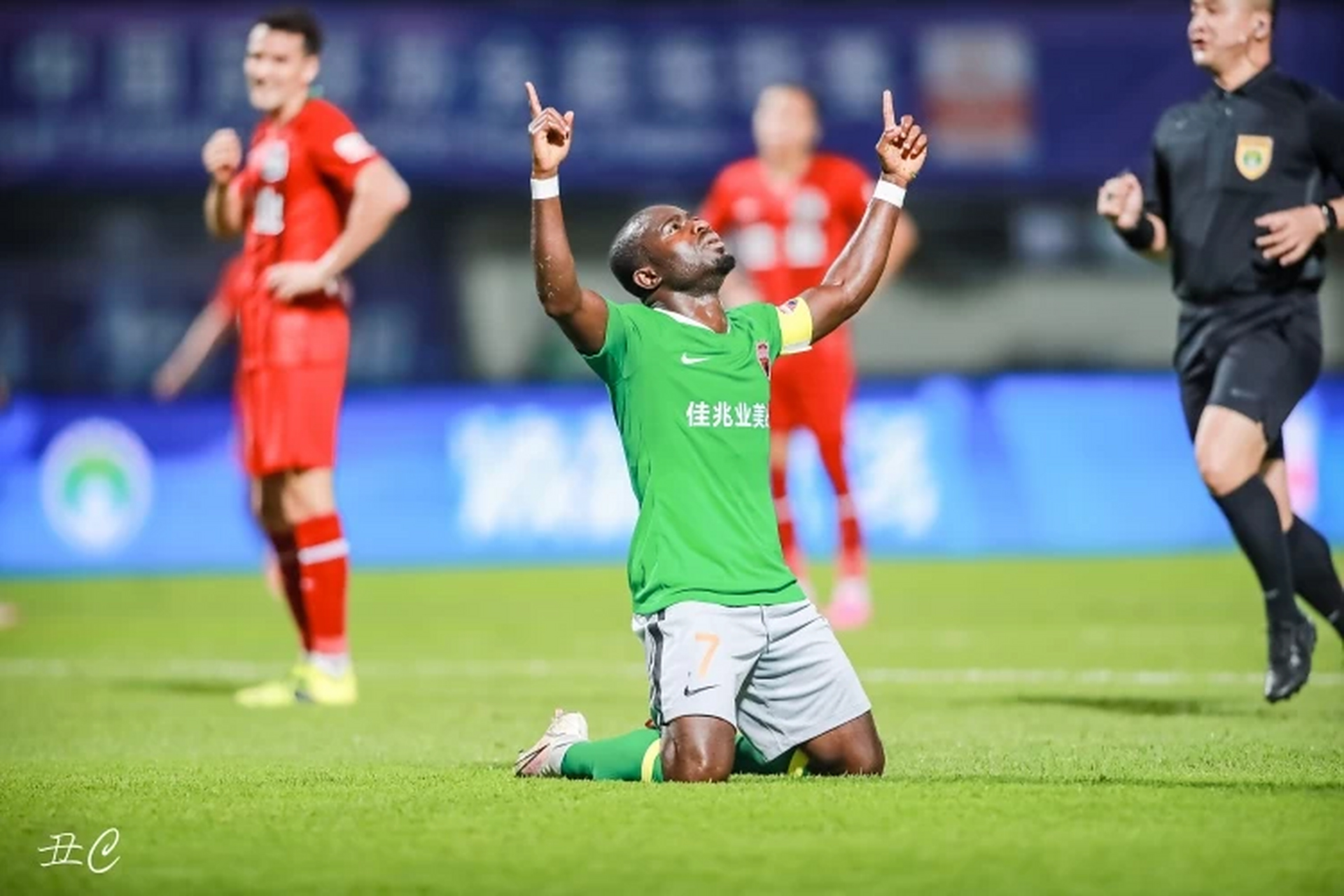 加纳队在比赛中获得胜利，积累信心