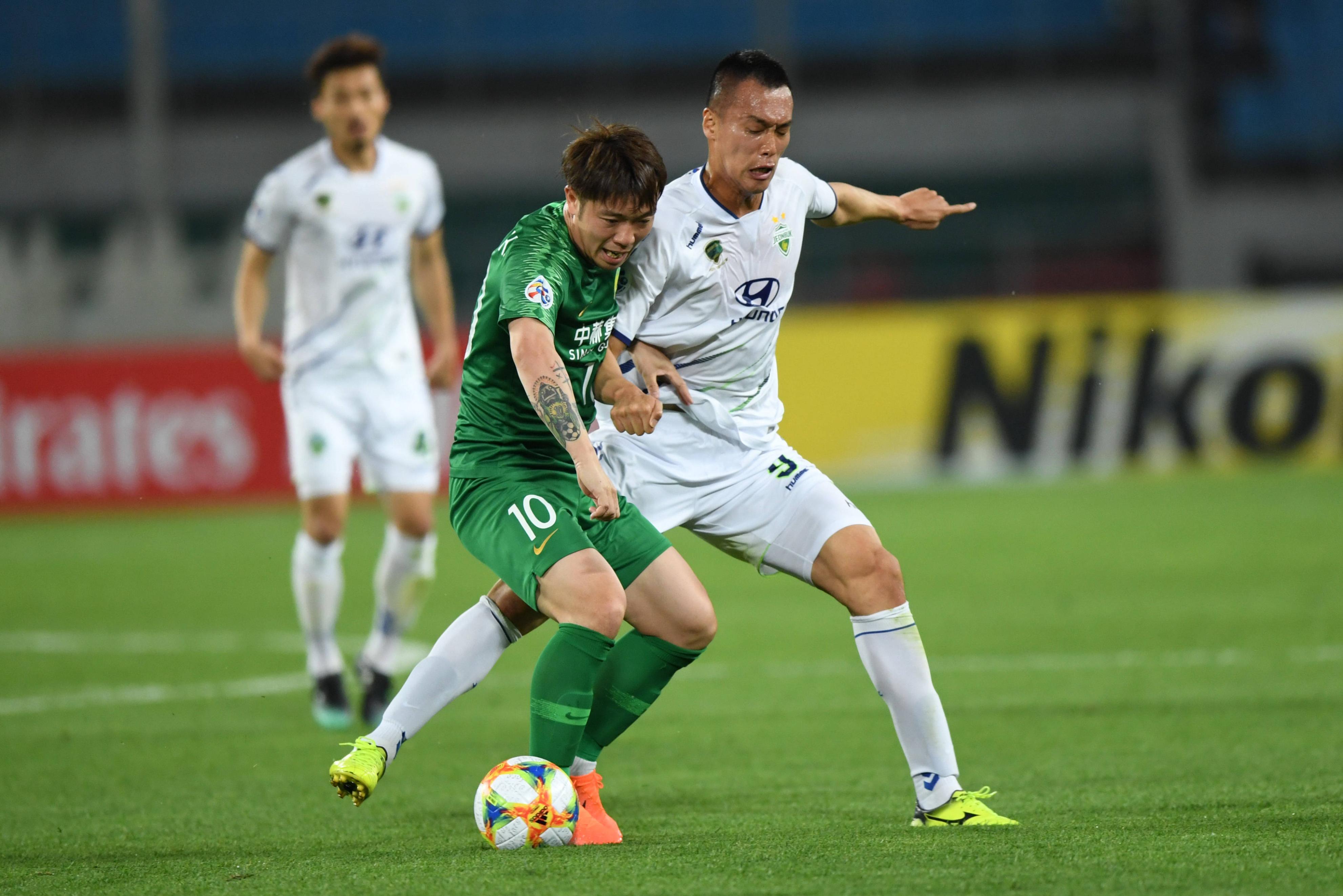 紧张比赛即将展开，双方势均力敌