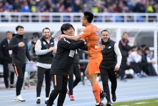 关于山东鲁能客场逆转天津天海，笑傲三分的信息