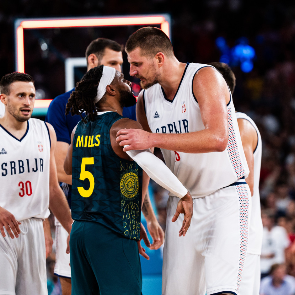 惊天逆转!S赛战队挺进四强 惊天逆转!S赛战队挺进四强