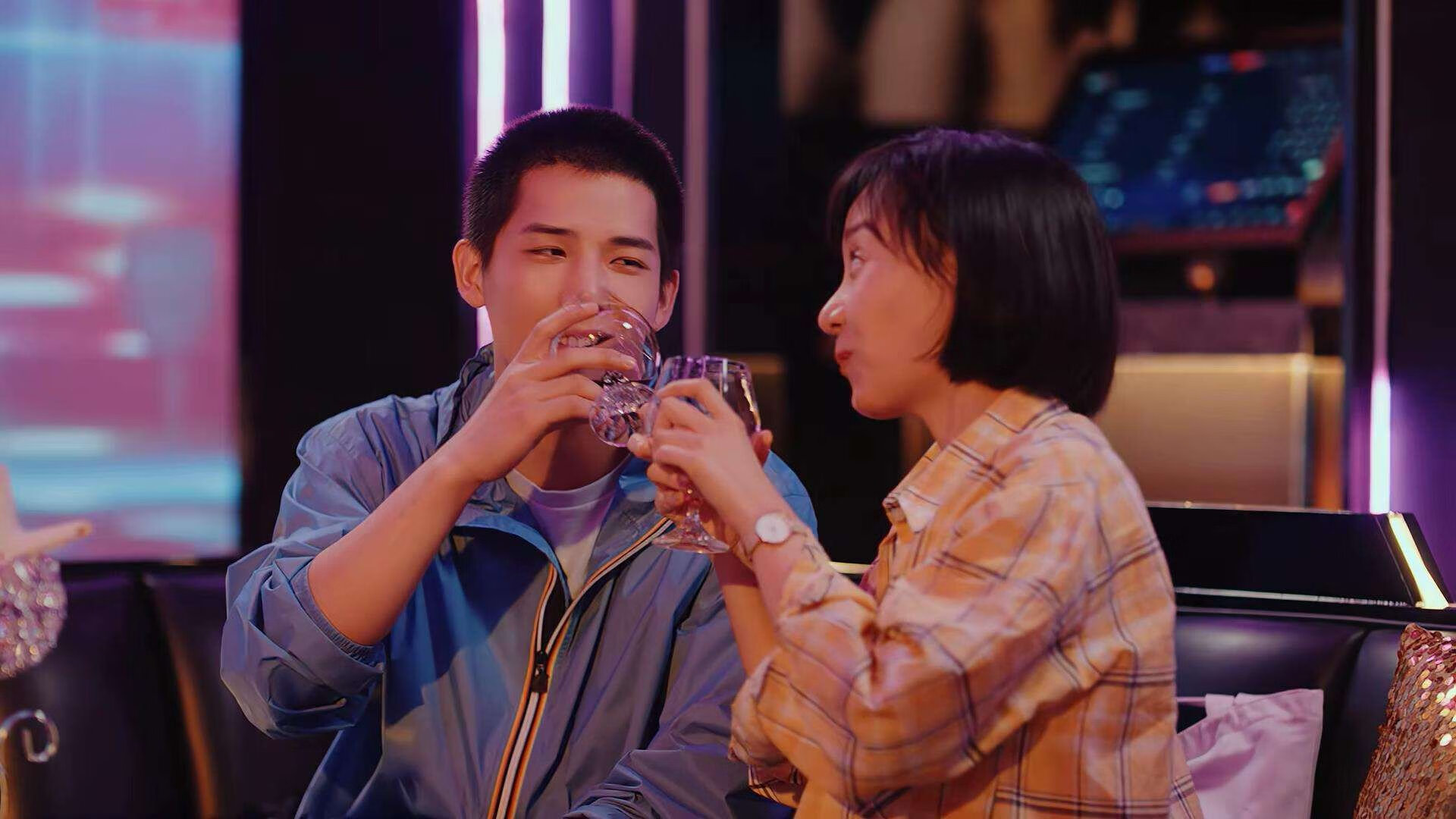 史诗之夜，恩比德封神统治全场，绿军快船血战至最后一秒