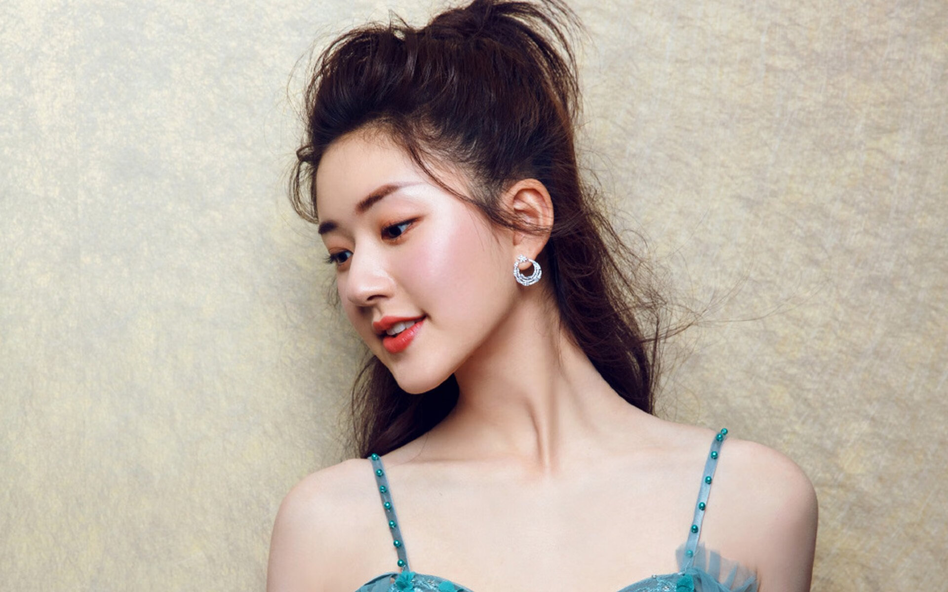 黑夜棋盘，凯塞多如何在F1街道赛的致命舞步中连续得分